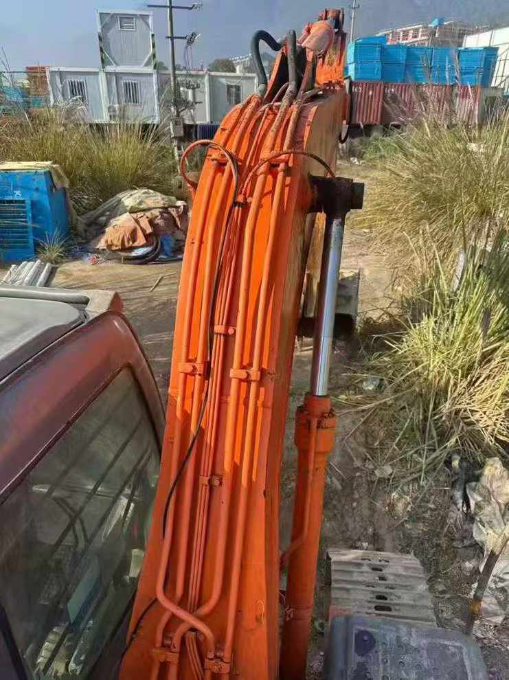 Used Hitachi EX120-6 Excavator 2016 Model / 7