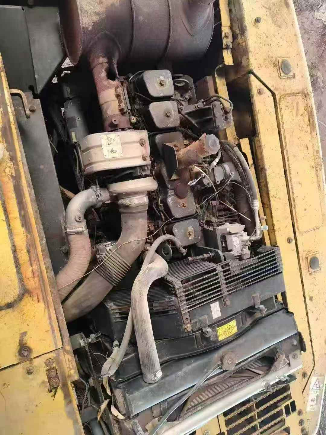 Used Komatsu PC200 Excavator 2016 Model / 4