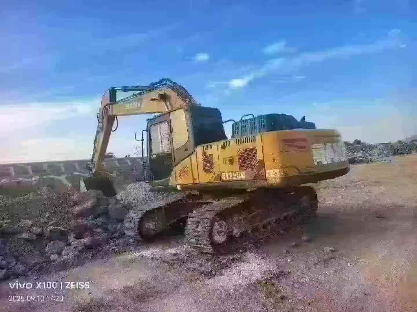 Used Sany SY200C Excavator 2020 Model / 6