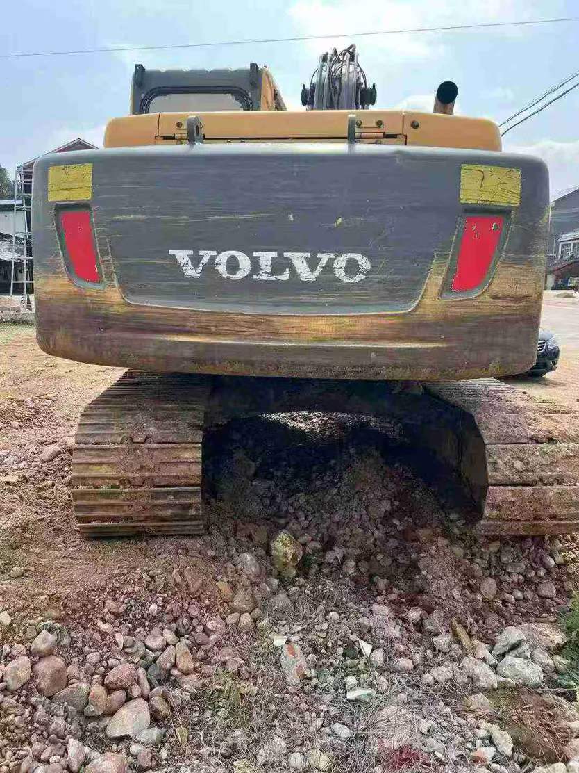 Used Volvo EC140 Excavator 2012 Model / 9