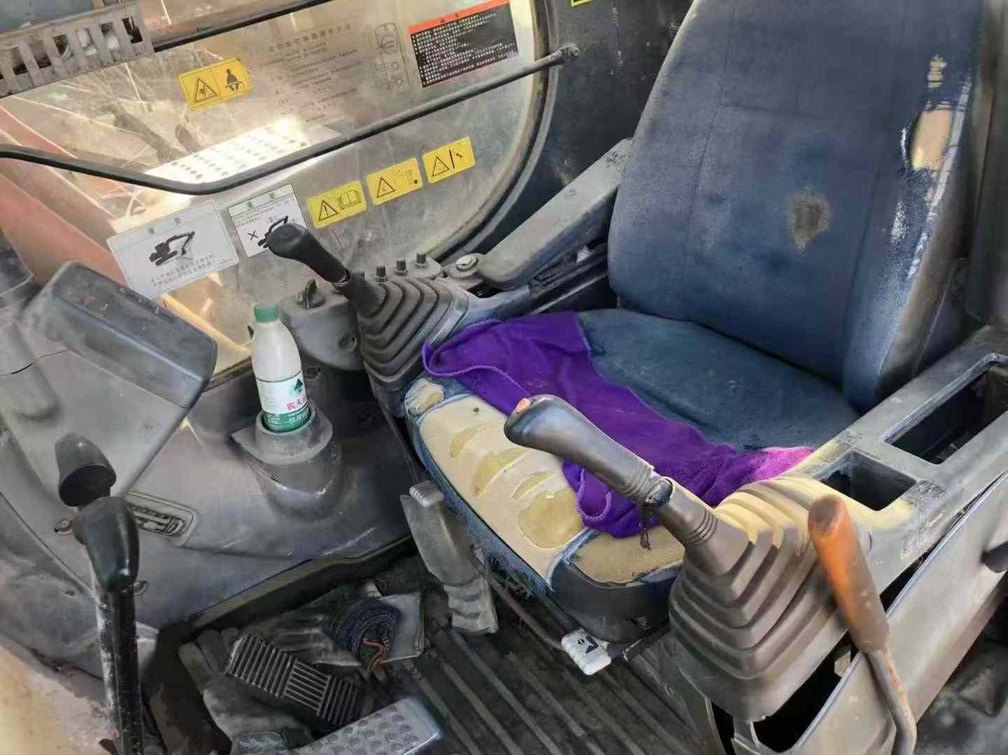 Used Hitachi EX250-5 Excavator 2011 Model / 7