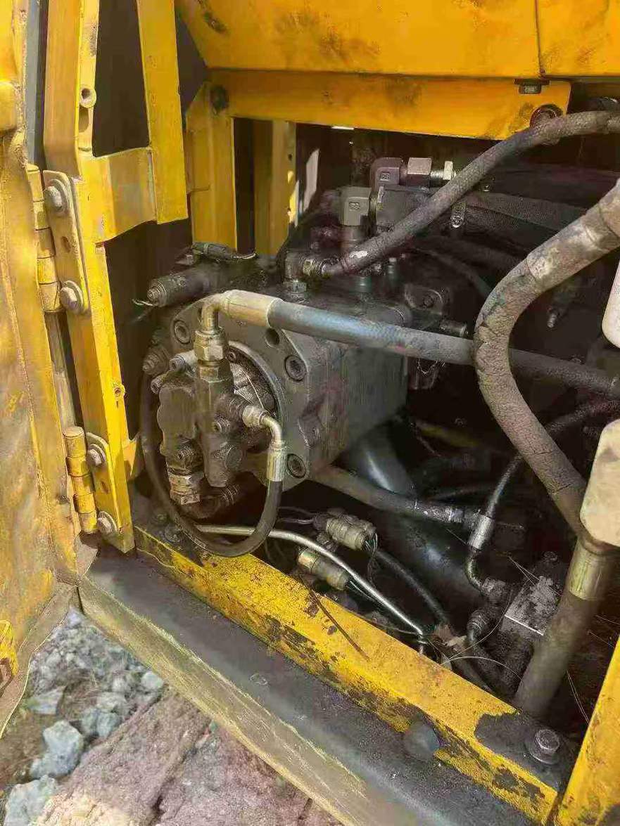 Used Volvo EC140 Excavator 2012 Model / 6