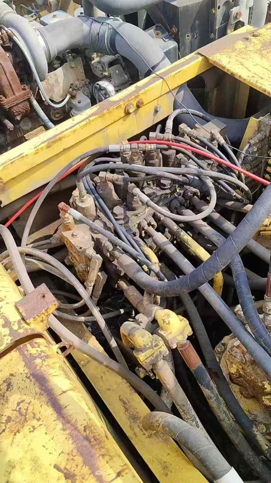 Used Komatsu PC200-6 Excavator 2016 Model / 3