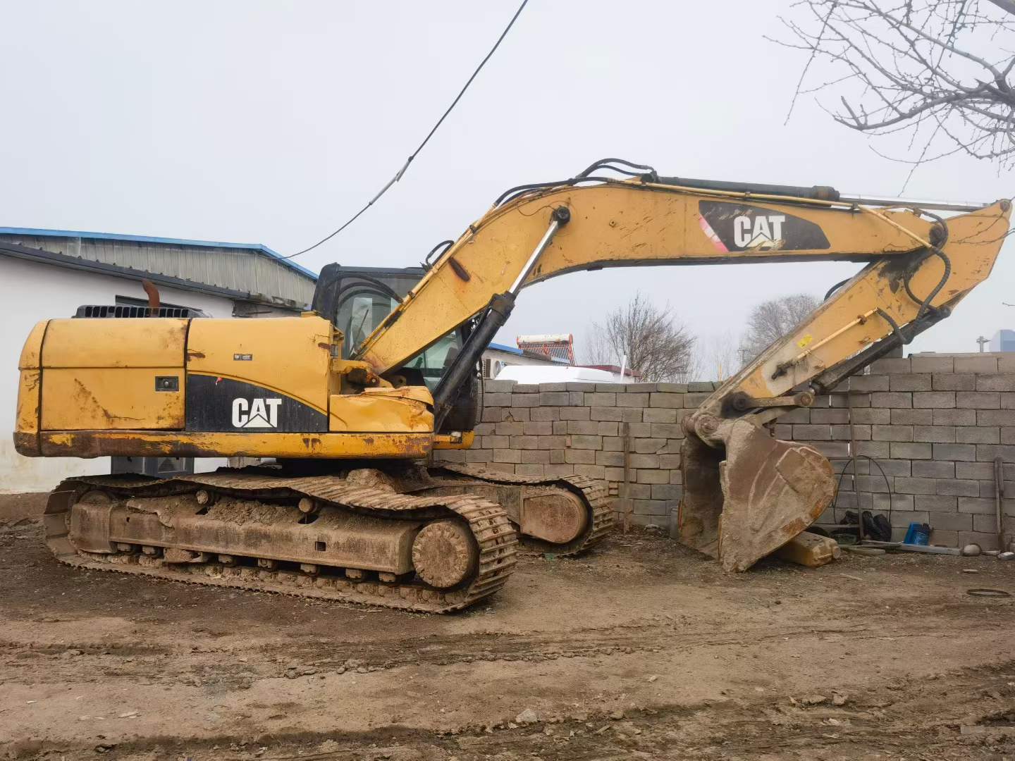 Used Caterpillar 323 Excavator 2016 Model / 3