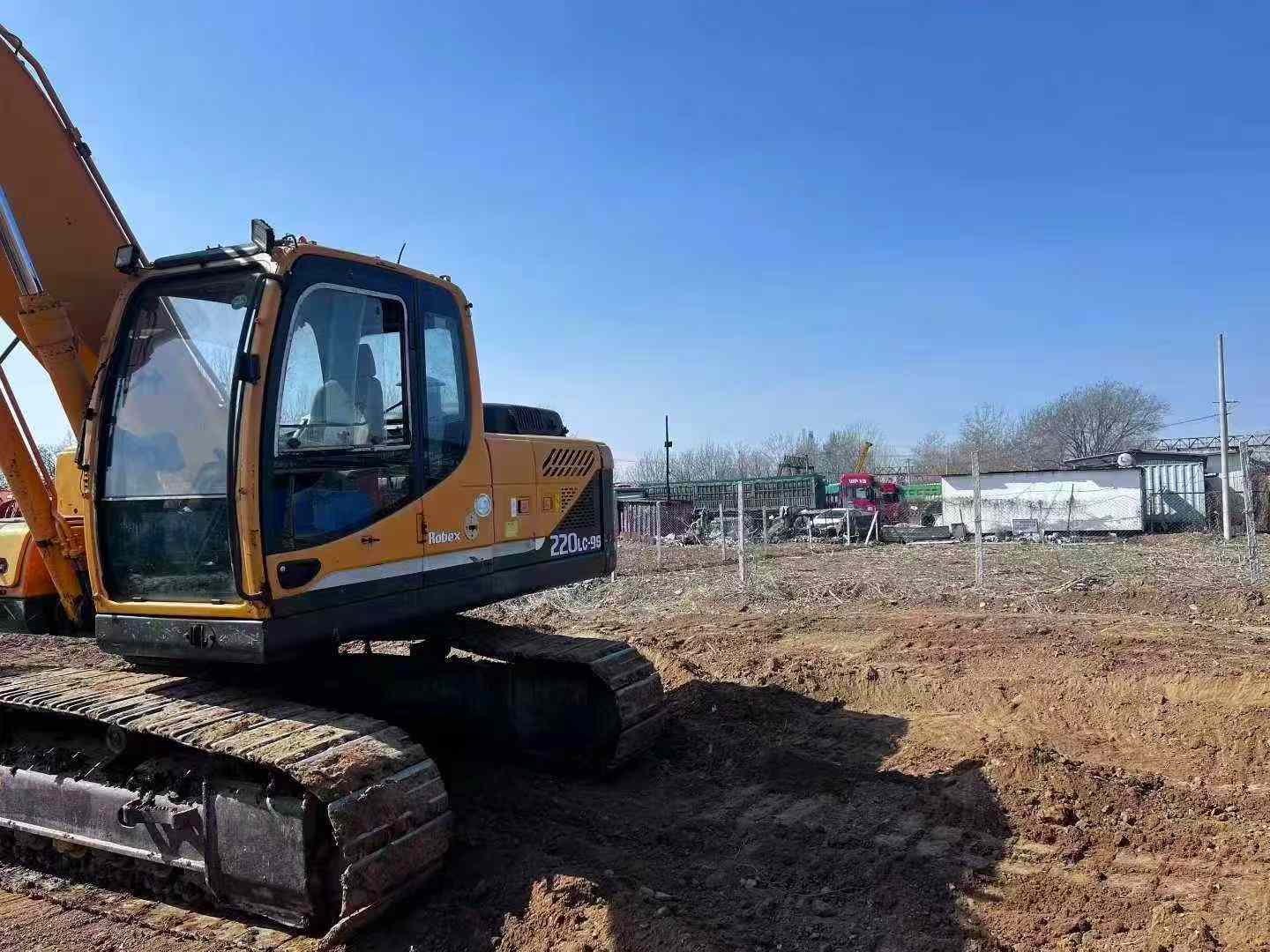 Used Hyundai R220-5 Excavator 2016 Model / 6