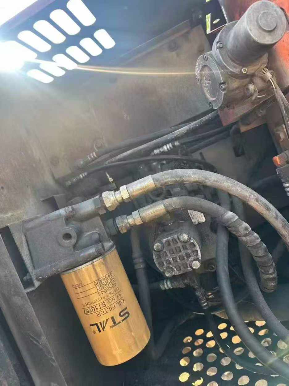 Used Hitachi EX120-6 Excavator 2016 Model / 6