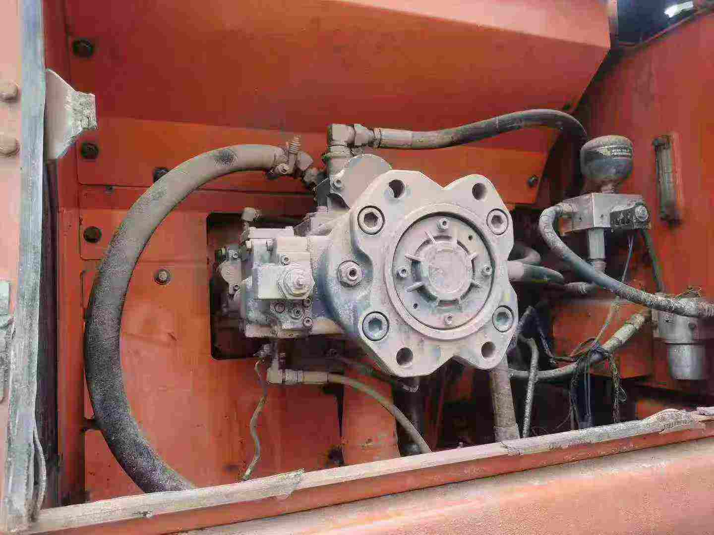 Used Doosan DH220-3 Excavator 2014 Model / 4