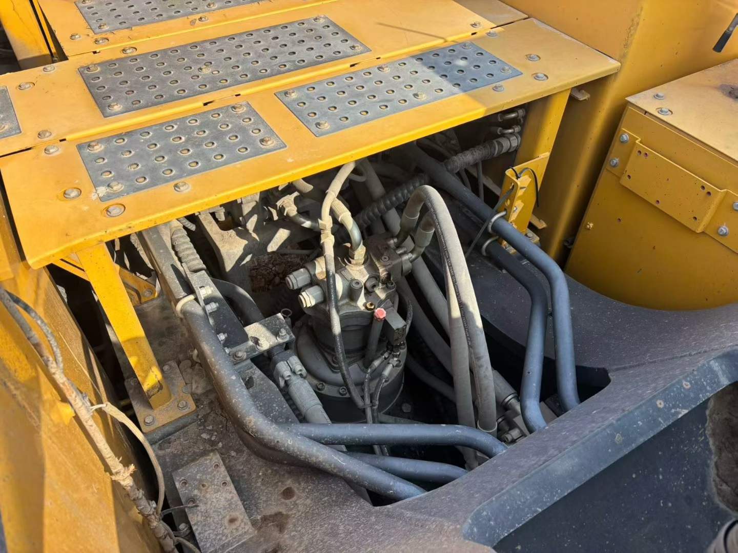 Buy XCMG XE900C Used Excavator / 4 Used XCMG XE900C Excavator 2020 Model / 4