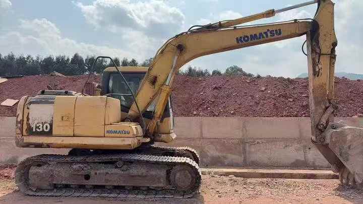 Buy Komatsu PC130-7 Used Excavator / 1