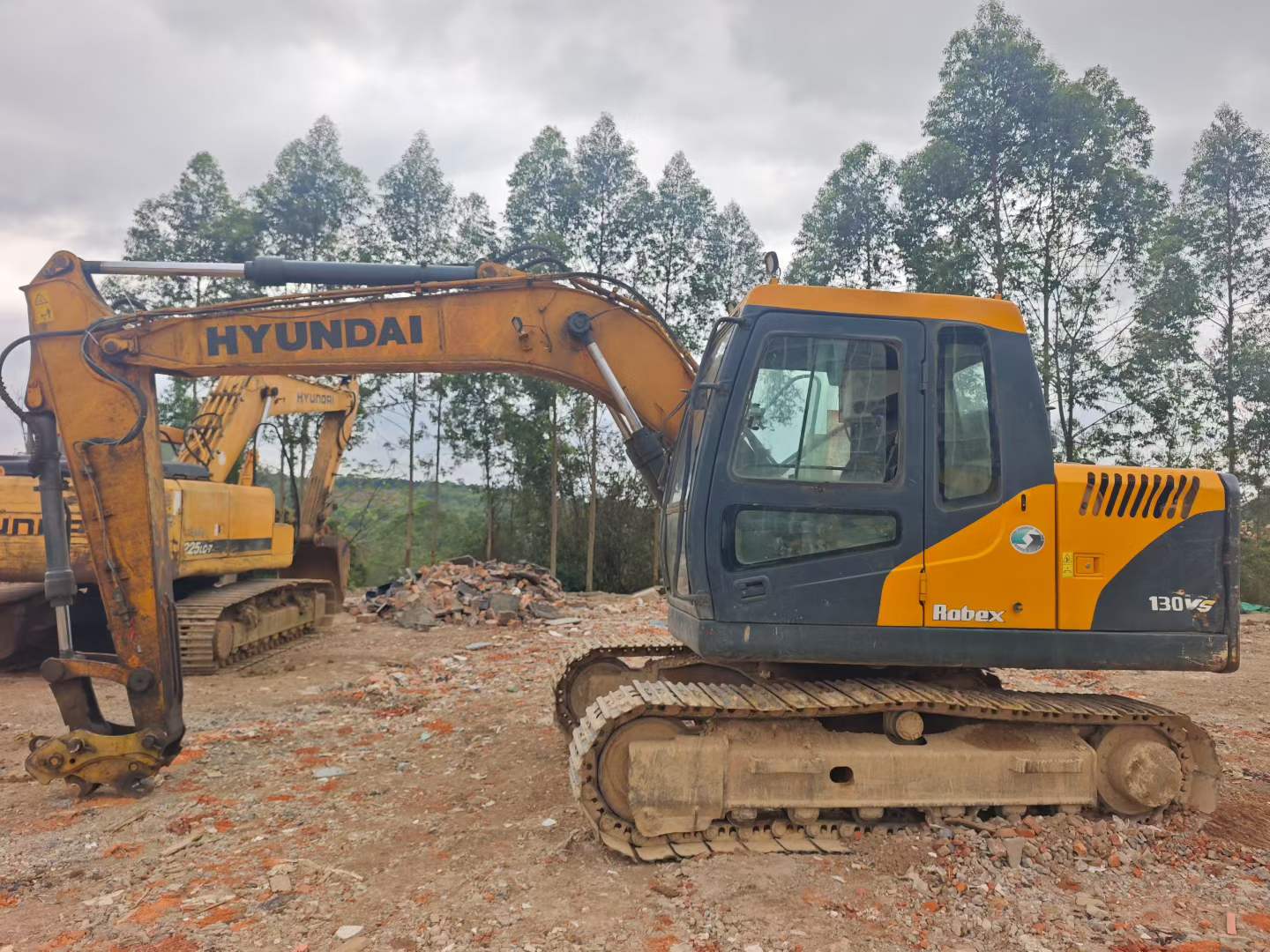 Buy Hyundai R110-7 Used Excavator / 6 Used Hyundai R110-7 Excavator 2016 Model / 6