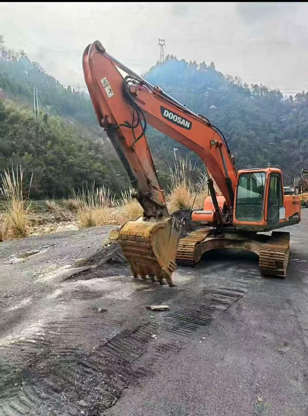 Buy Doosan DH220-3 Used Excavator / 7 Used Doosan DH220-3 Excavator 2013 Model / 7