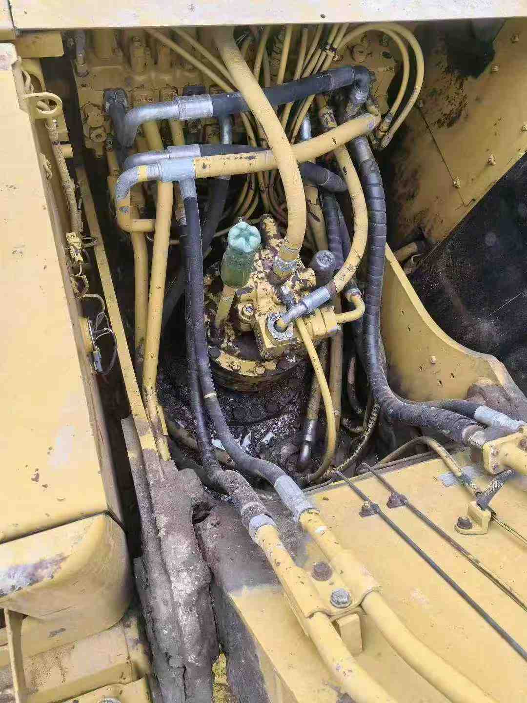 Buy Caterpillar 323 Used Excavator / 7 Used Caterpillar 323 Excavator 2011 Model / 7