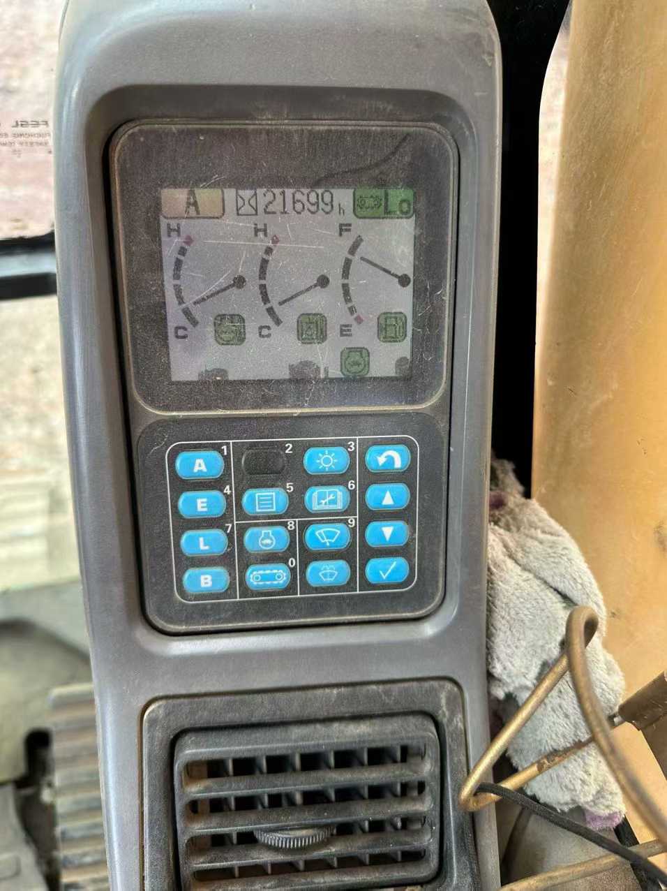 Buy Komatsu PC200-7 Used Excavator / 7 Used Komatsu PC200-7 Excavator 2016 Model / 7