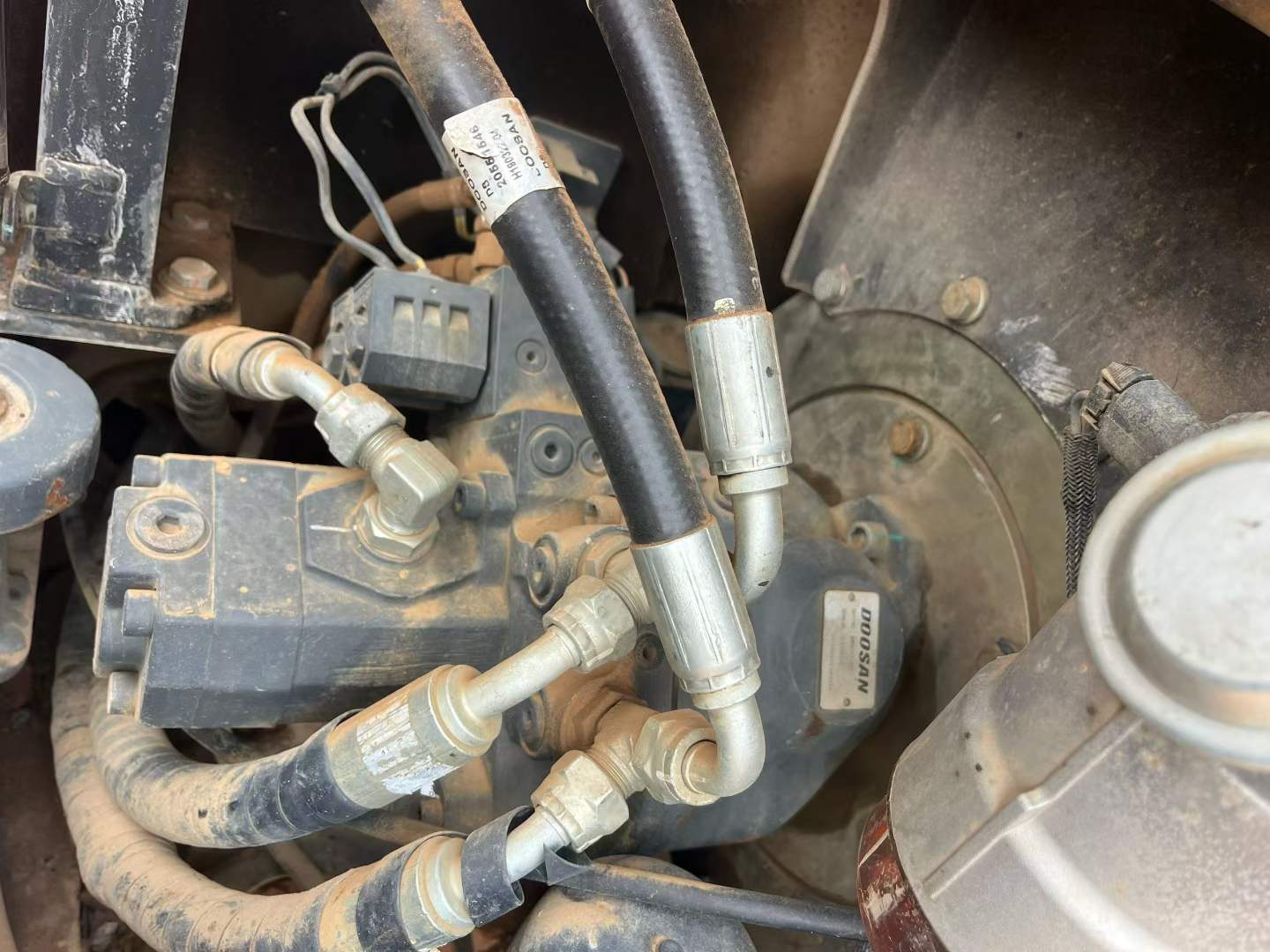 Buy Doosan DH60 Used Excavator / 6 Used Doosan DH60 Excavator 2019 Model / 6