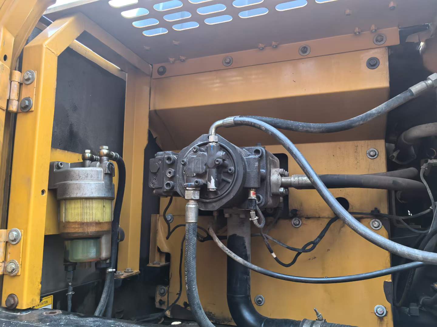 Used Sany SY245H Excavator 2017 Model / 4