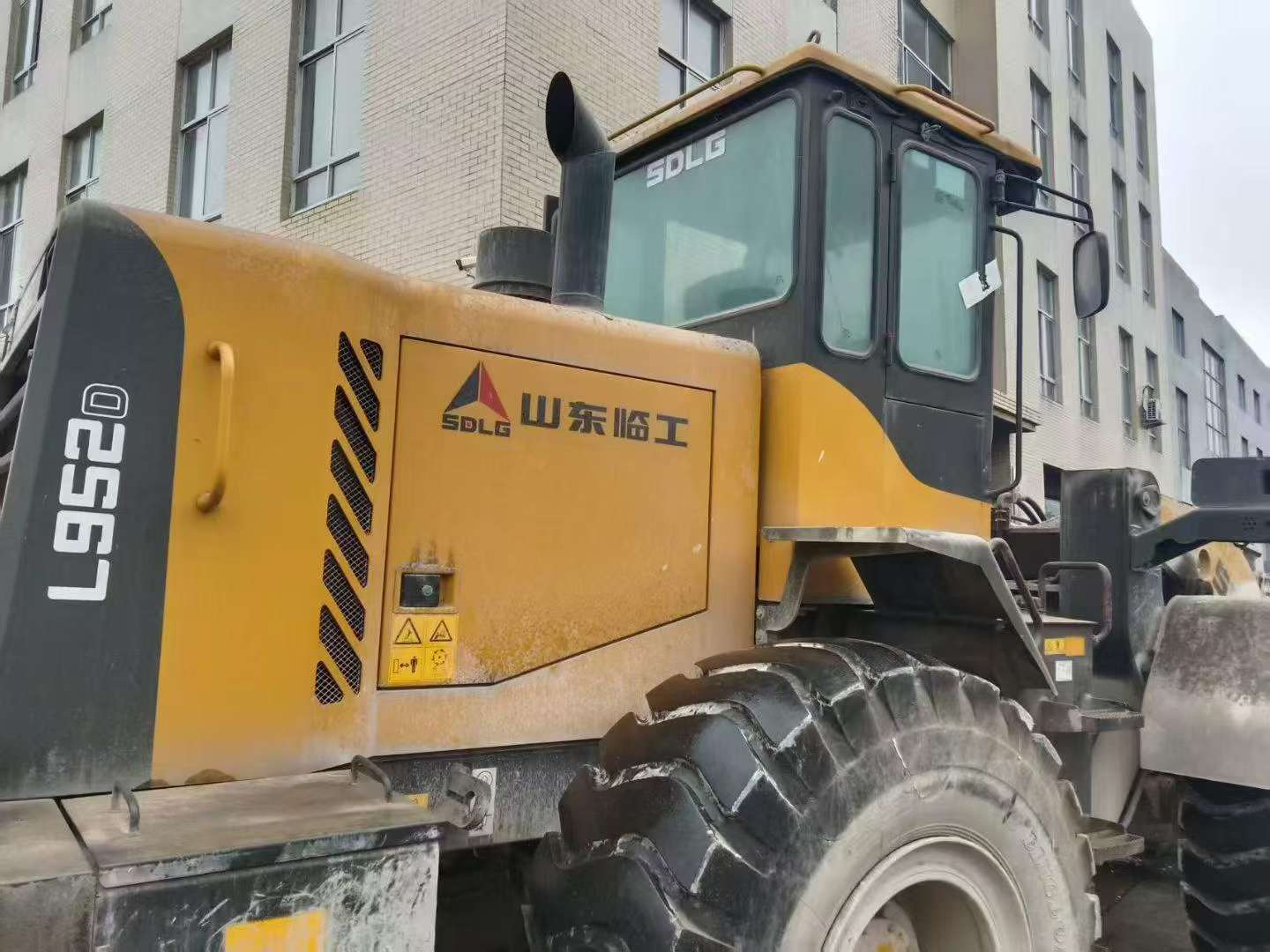 Buy SDLG L952D Used Loader