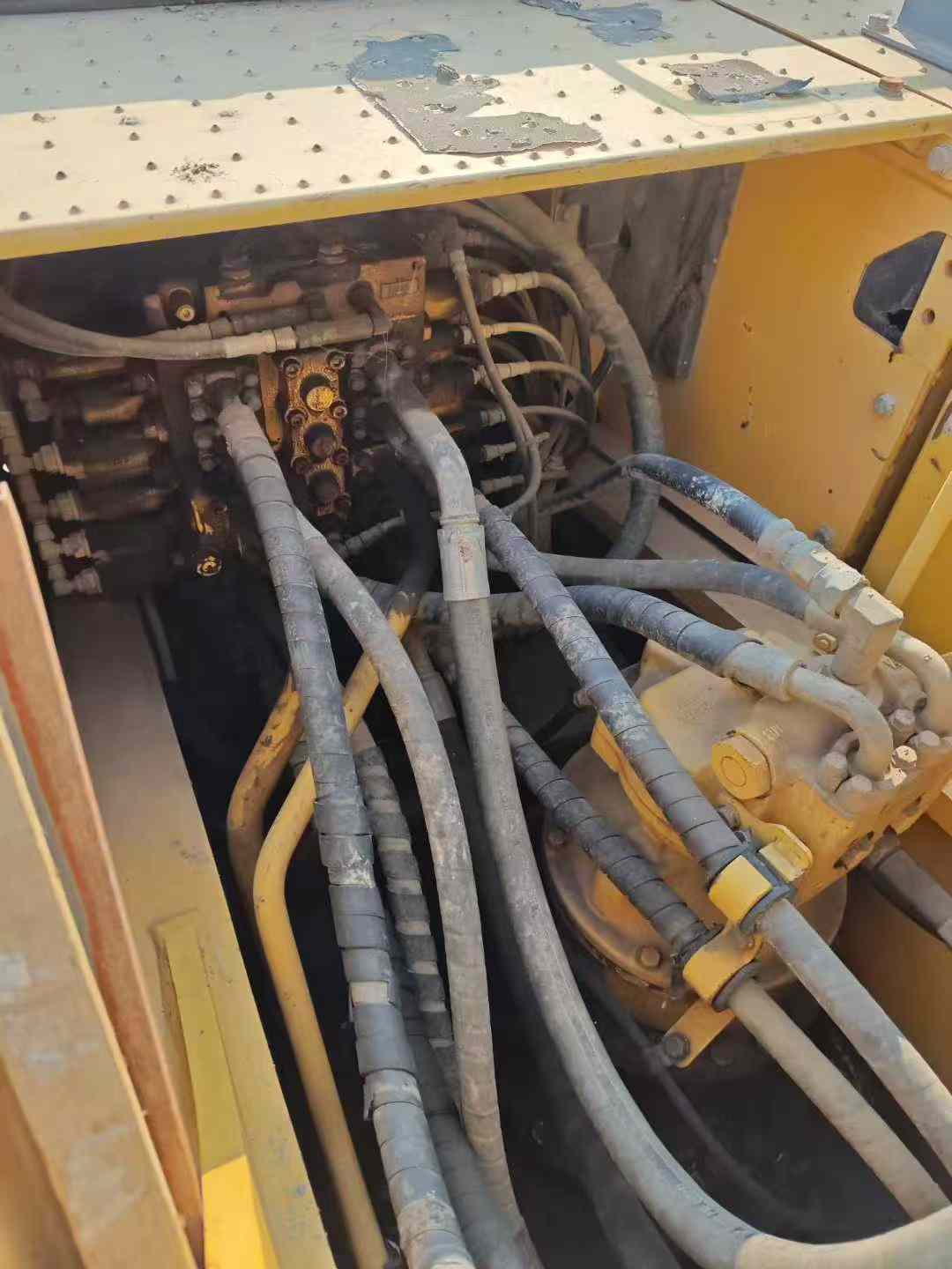 Used Komatsu PC240-6 Excavator 2014 Model / 9