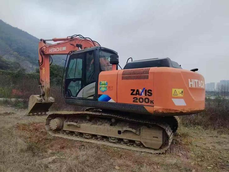 Buy Hitachi ZH200-5A Used Excavator / 1