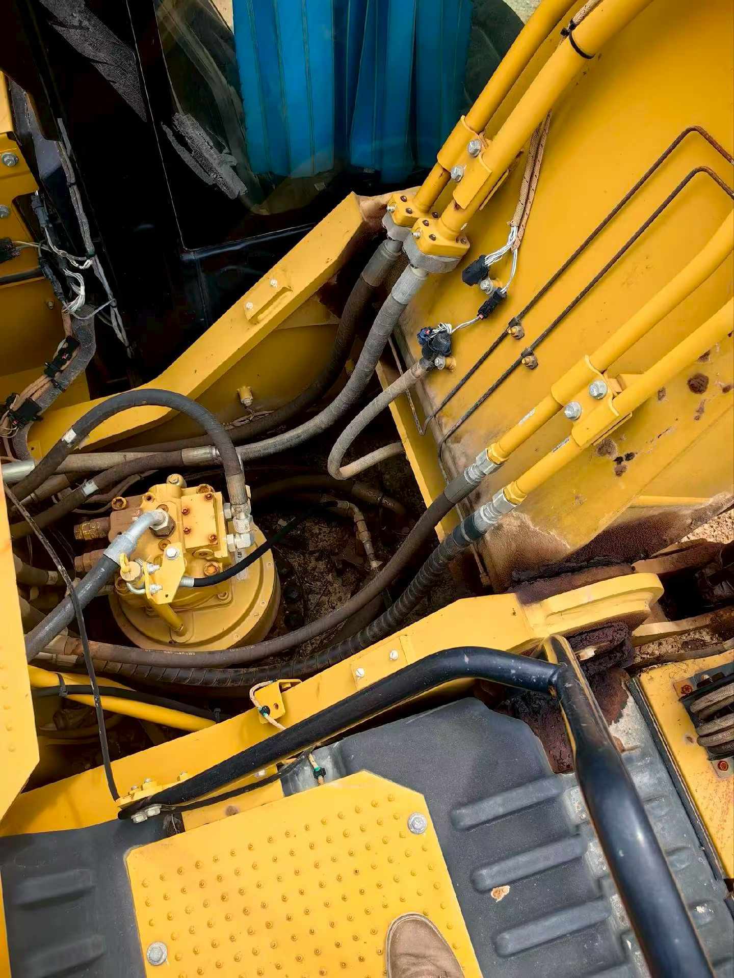 Buy Caterpillar 330B Used Excavator / 2 Used Caterpillar 330B Excavator 2021 Model / 2