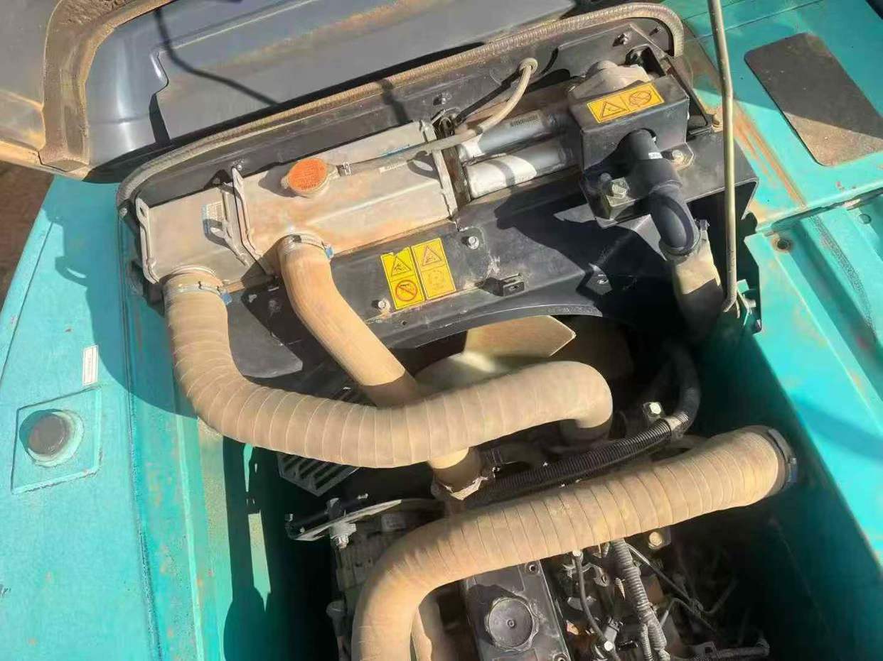 Used Kobelco SK140 Excavator 2014 Model / 4