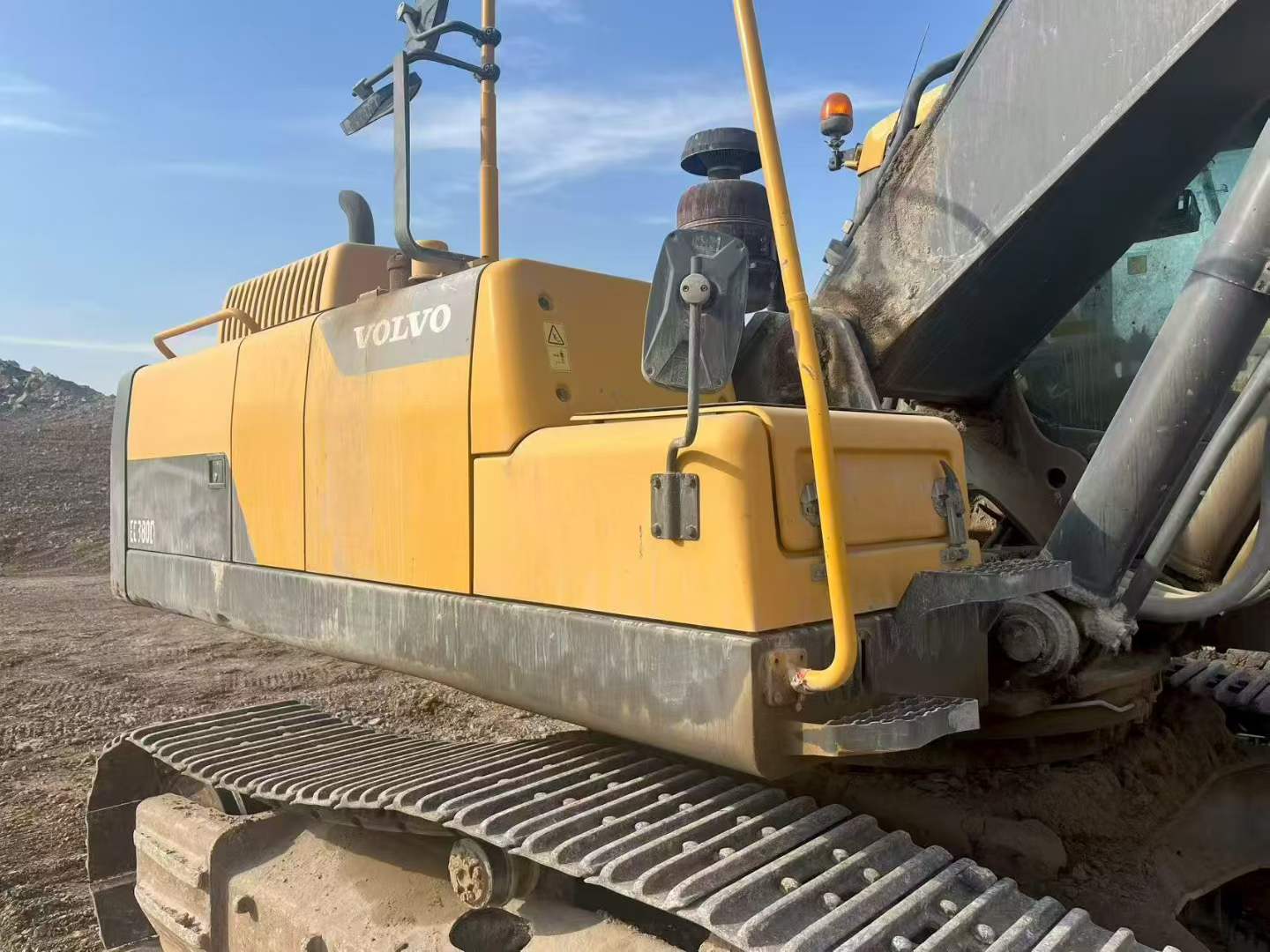 Buy Volvo L350F Used Excavator / 1