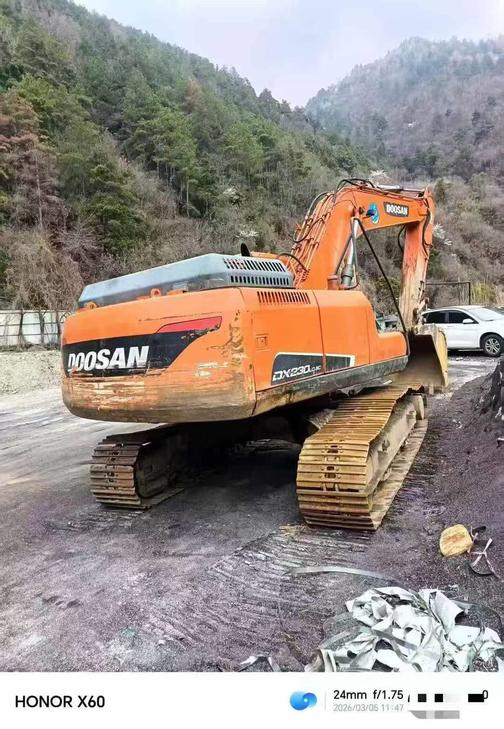 Buy Doosan DH220-3 Used Excavator / 1