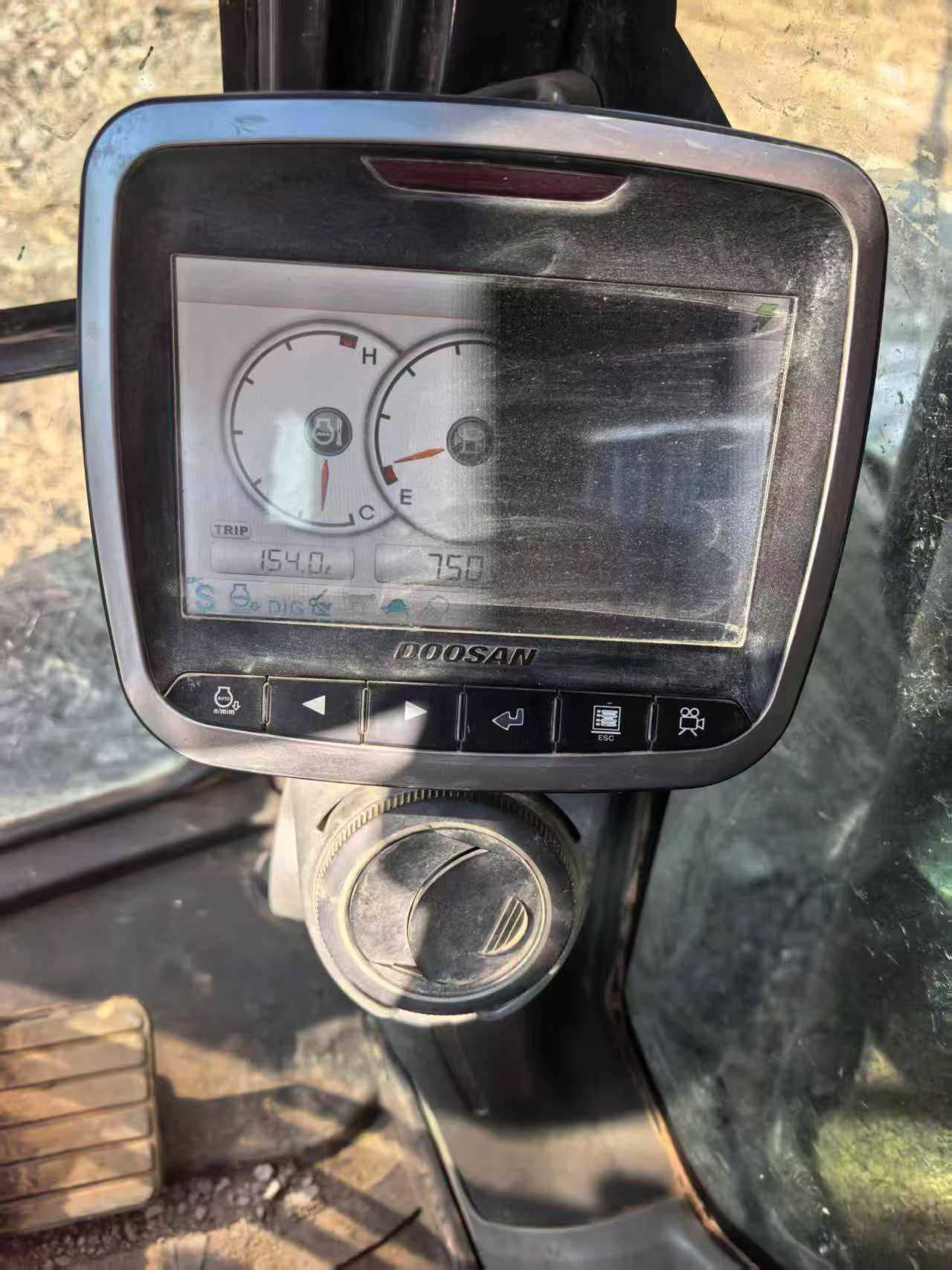 Used Doosan DX500-SS Excavator 2020 Model / 3