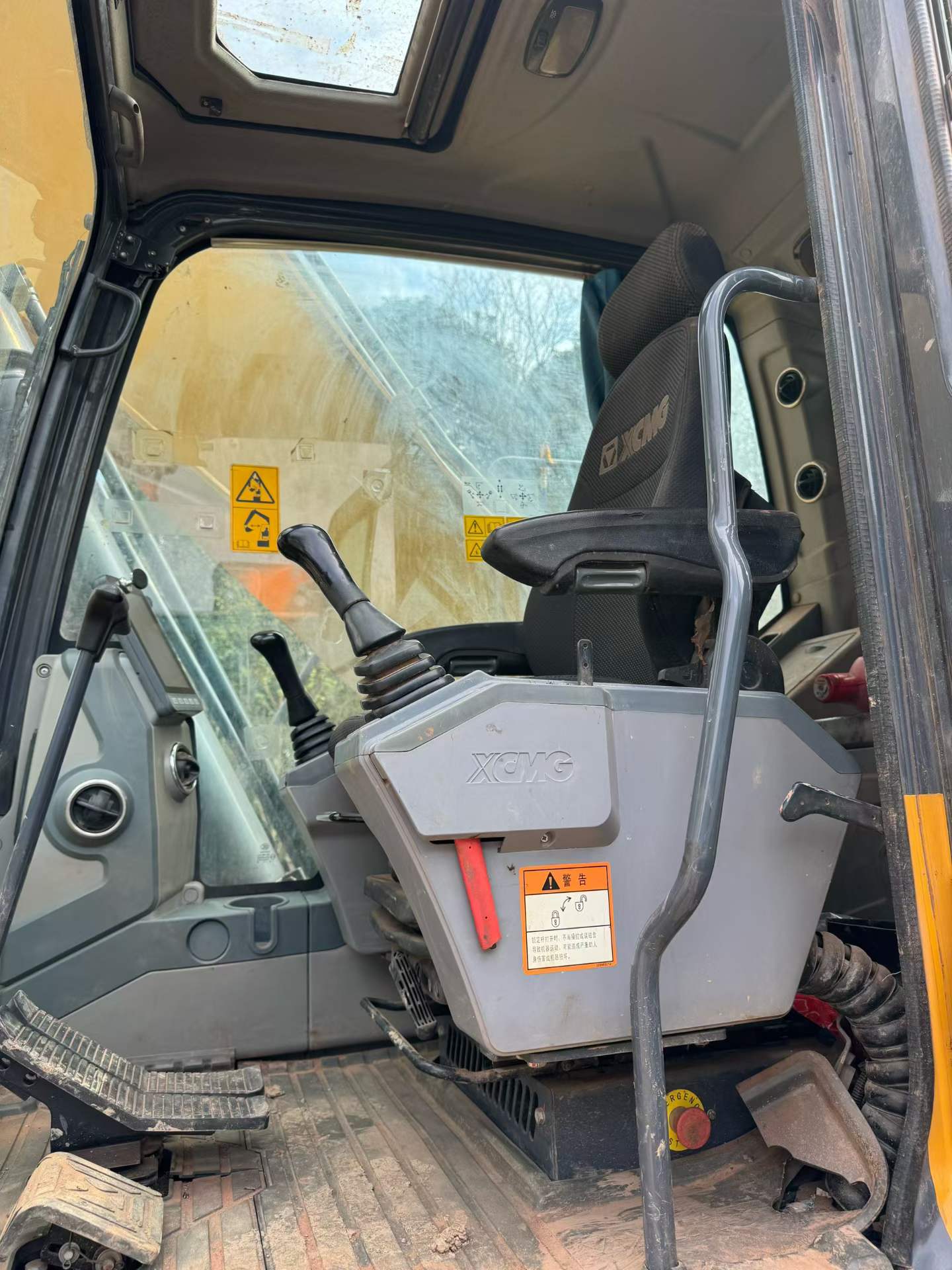 Used XCMG XE245D Excavator 2020 Model / 5