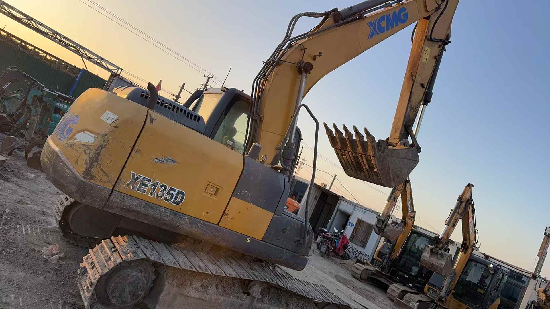 Buy XCMG XE135B Used Excavator / 1