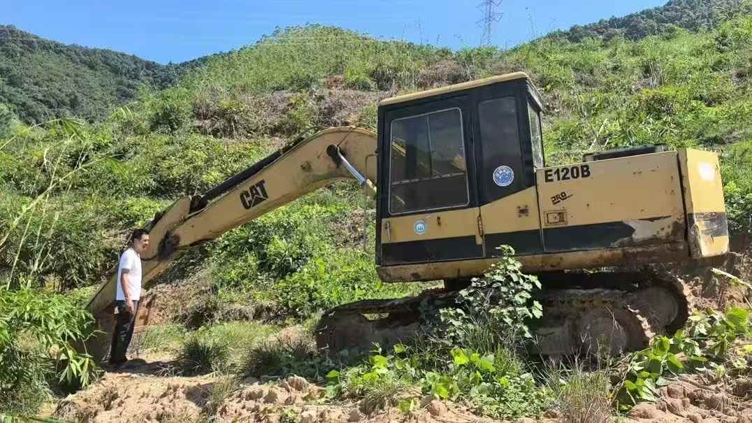 Buy Caterpillar E120B Used Excavator / 2 Used Caterpillar E120B Excavator 2016 Model / 2