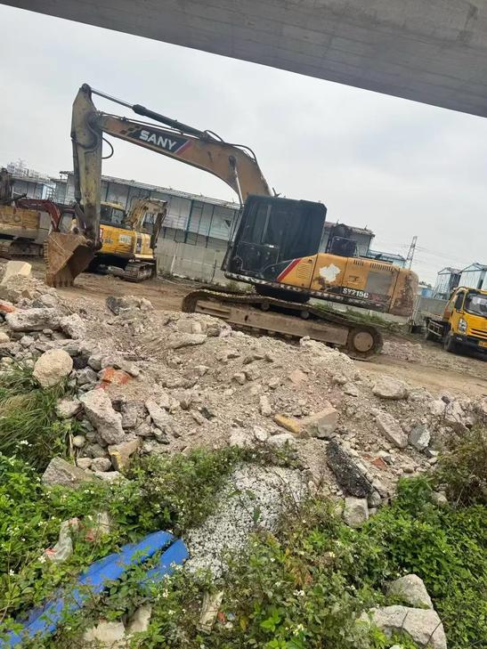 Buy Sany SY215C Used Excavator / 1