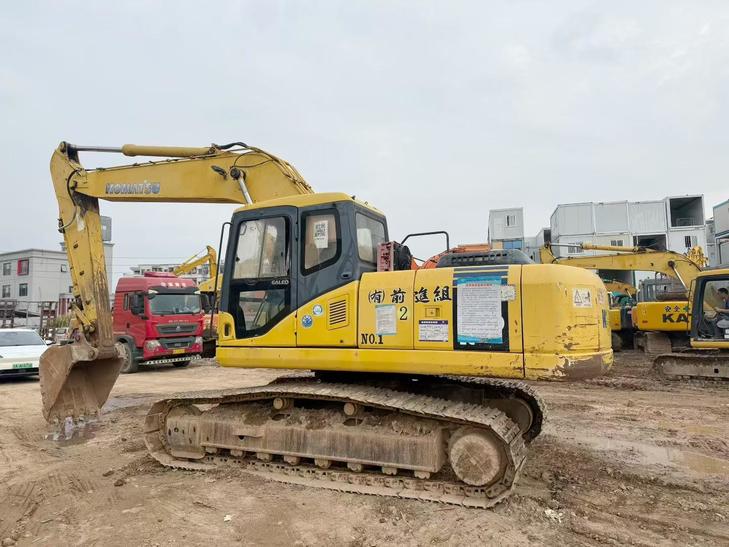 Buy Komatsu PC220-7 Used Excavator / 1