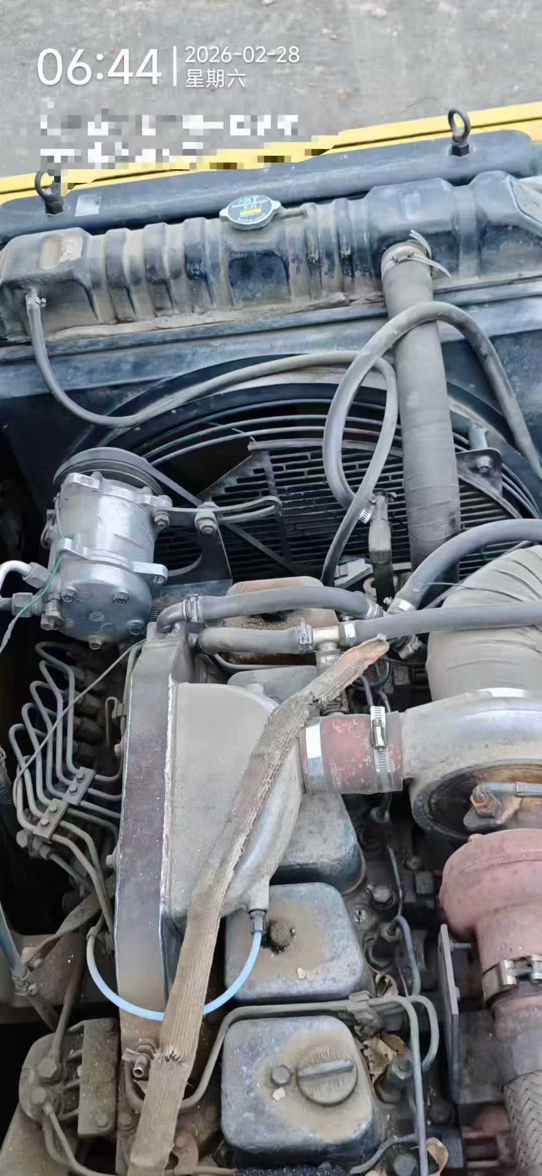 Used Hyundai R210W Excavator 2016 Model / 4