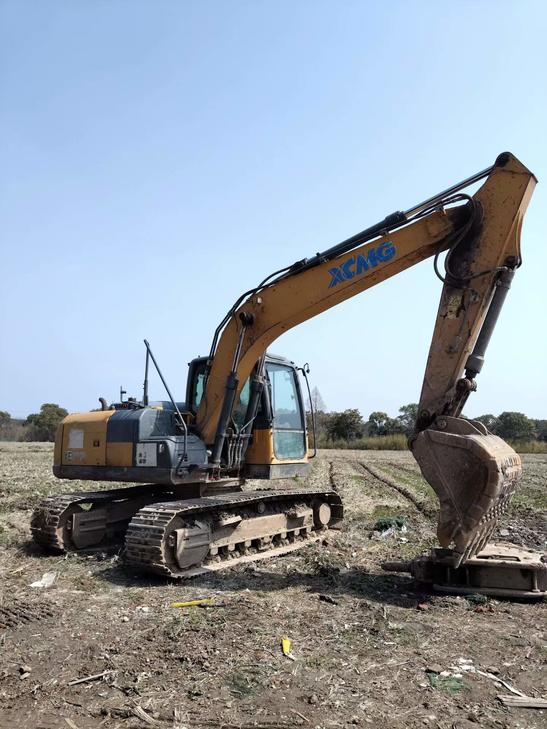 Buy XCMG XE150 Used Excavator / 1