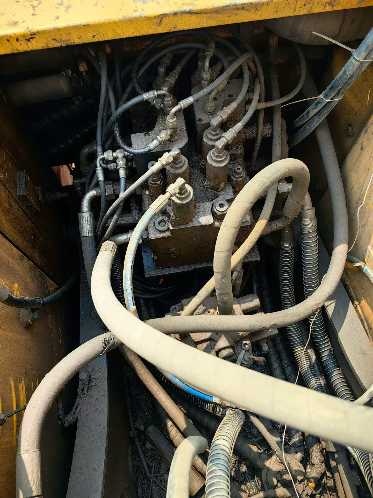 Buy Hyundai R150-7 Used Excavator / 6 Used Hyundai R150-7 Excavator 2016 Model / 6