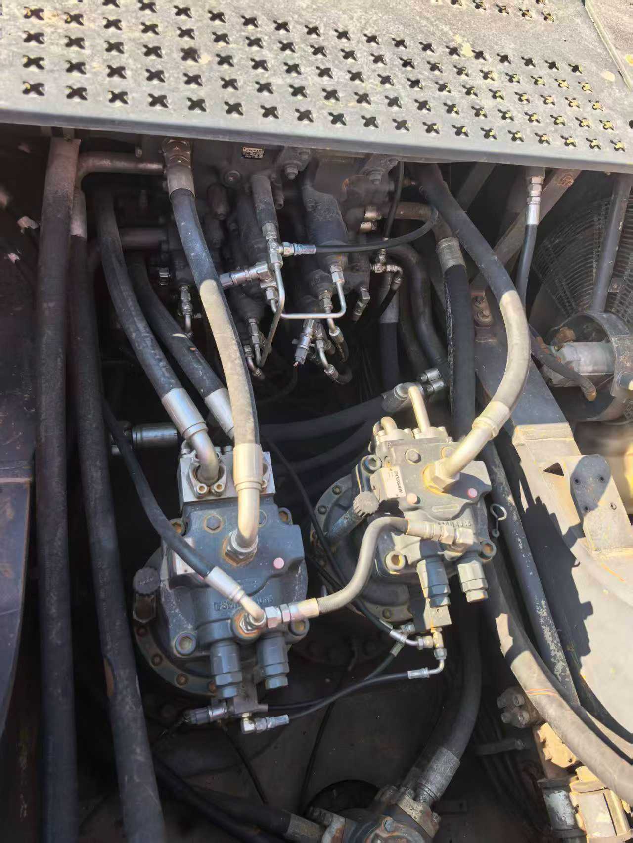 Used Doosan DX500-SS Excavator 2020 Model / 4