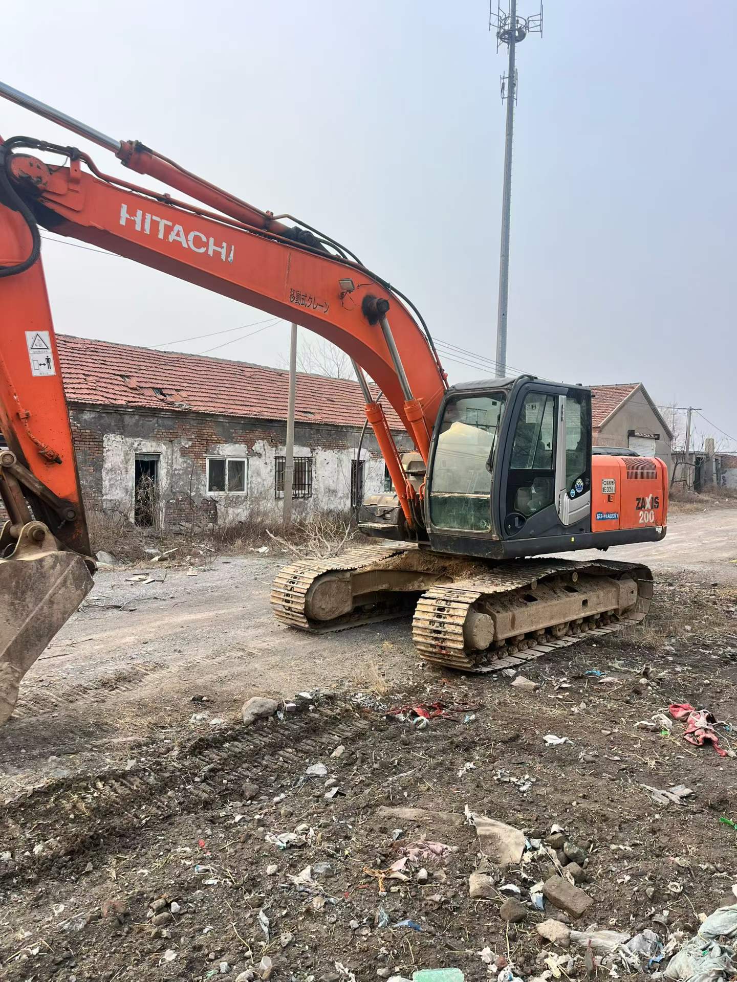 Buy Hitachi EX200 Used Excavator / 1