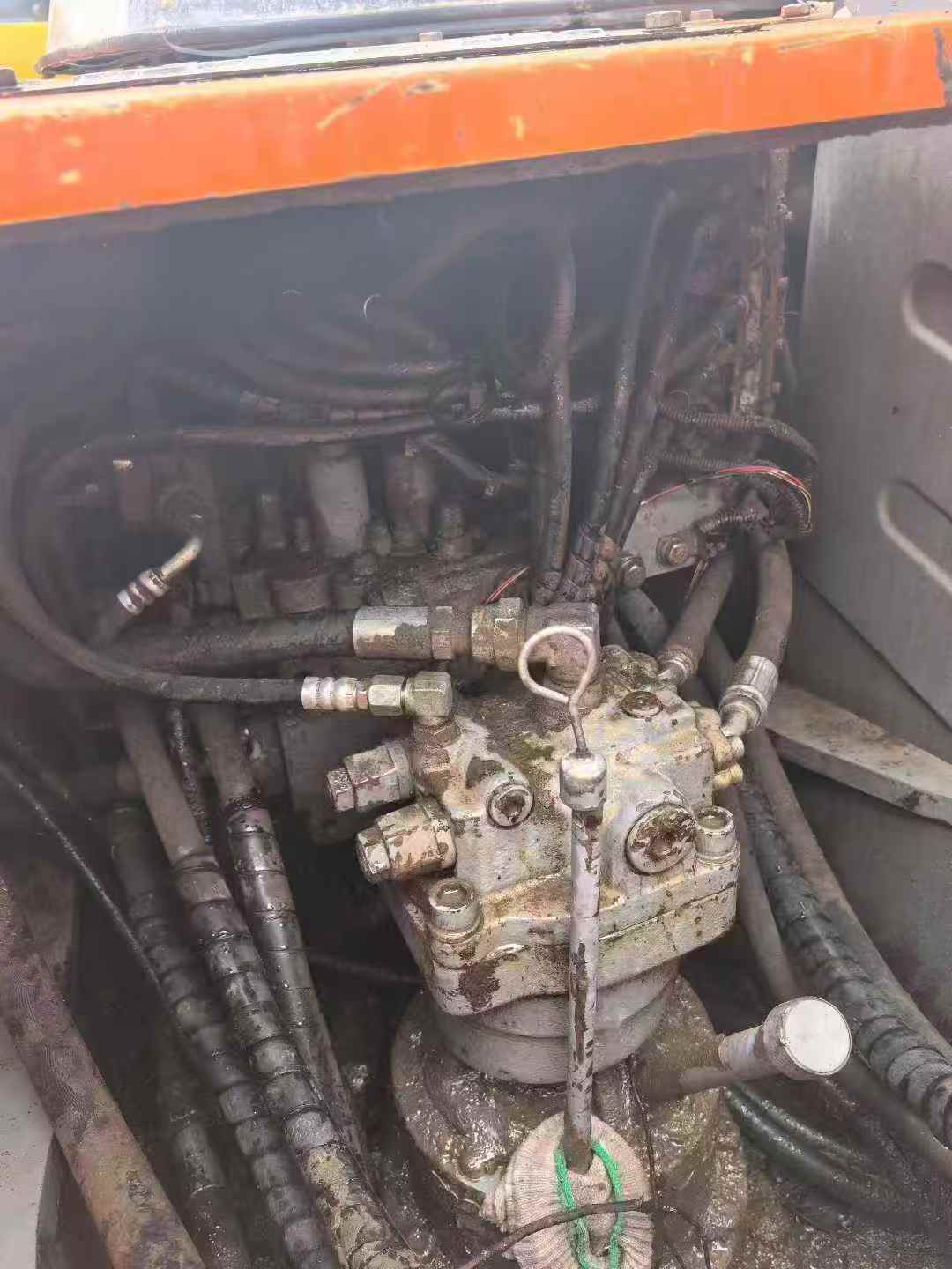 Used Hitachi EX130 Excavator 2013 Model / 5