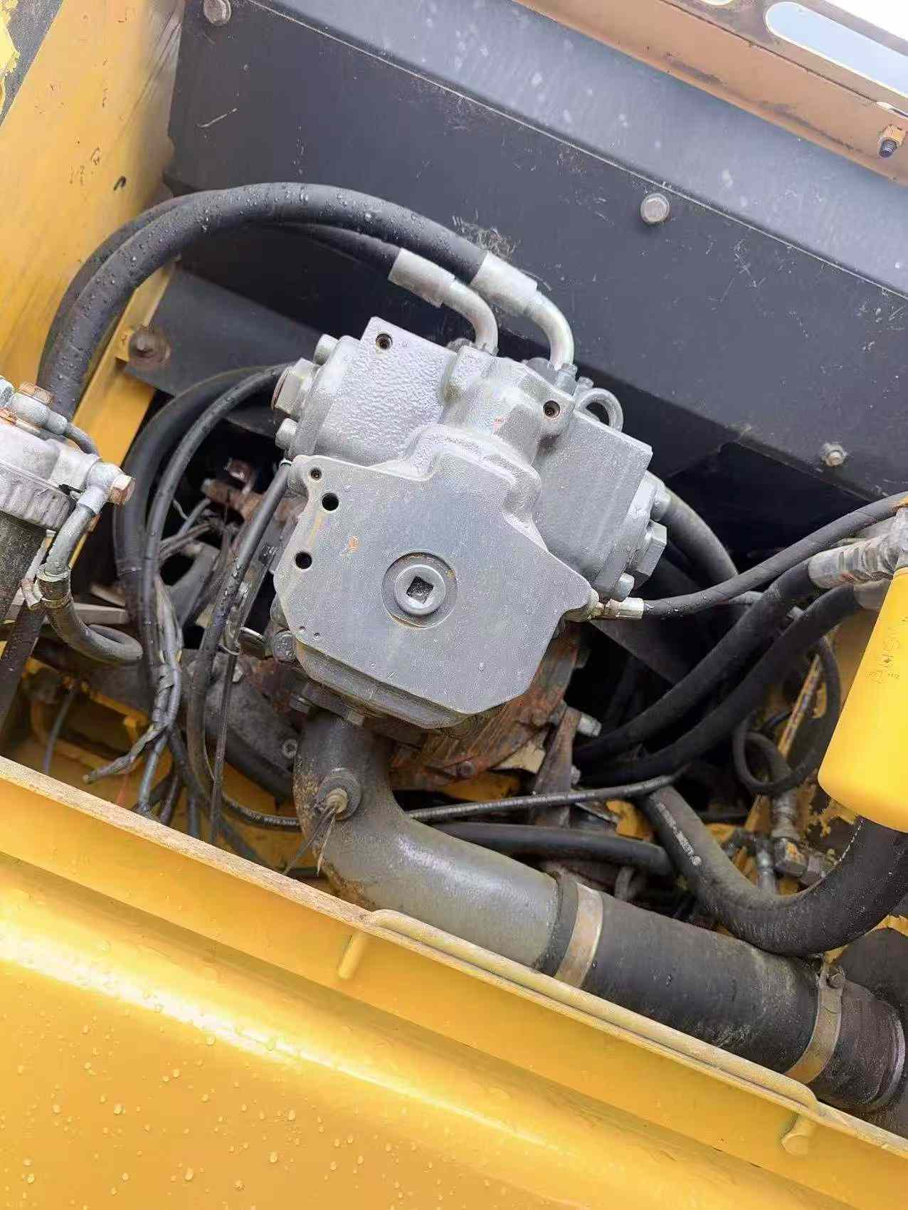 Used Komatsu PC200LC-7 Excavator 2016 Model / 7