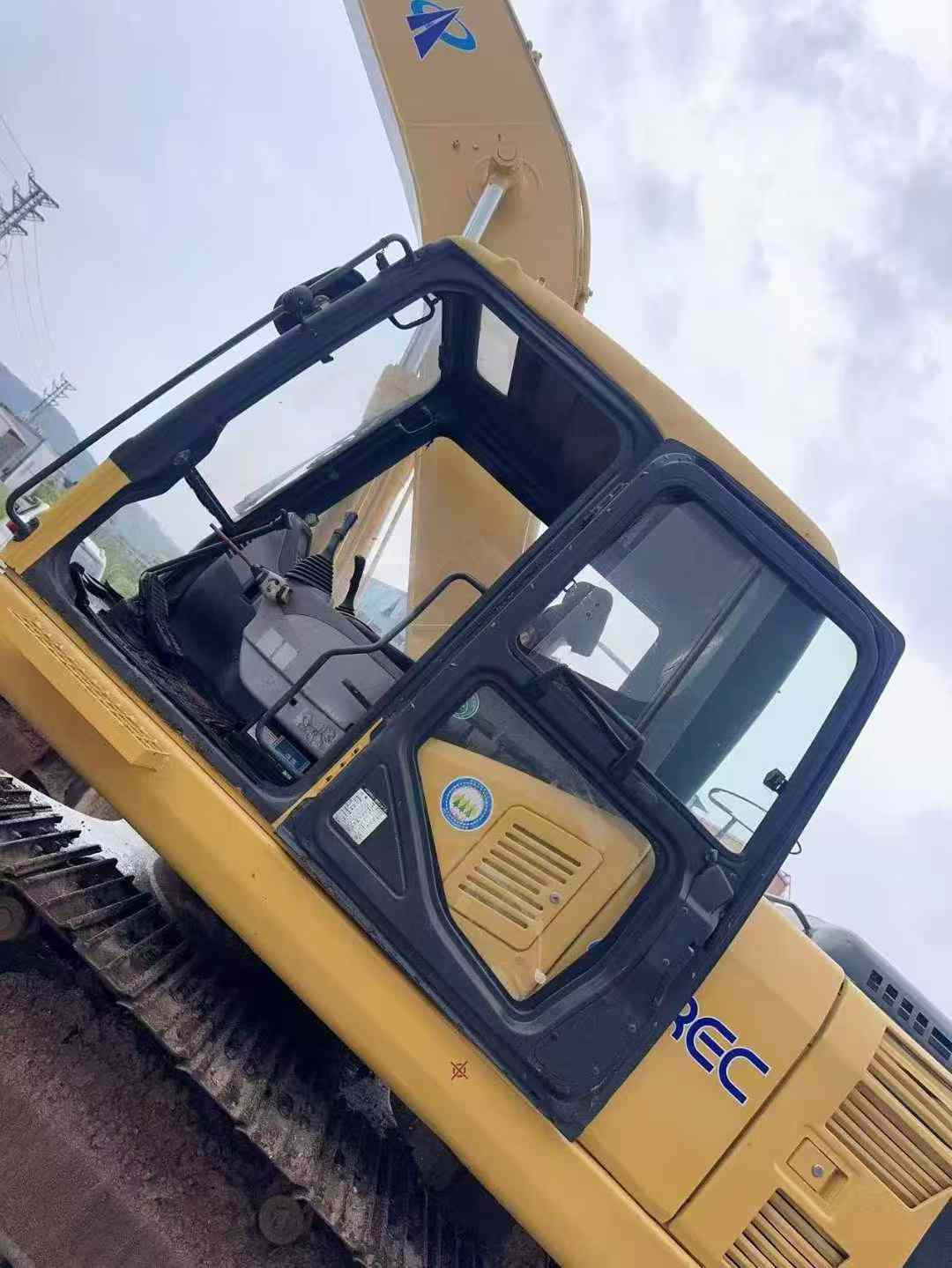 Used Komatsu PC200LC-7 Excavator 2016 Model / 3