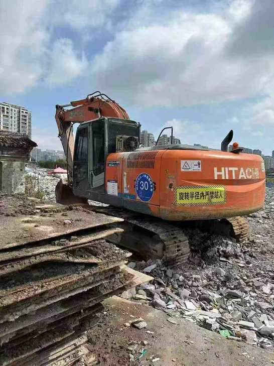 Buy Hitachi EX200-3 Used Excavator / 1