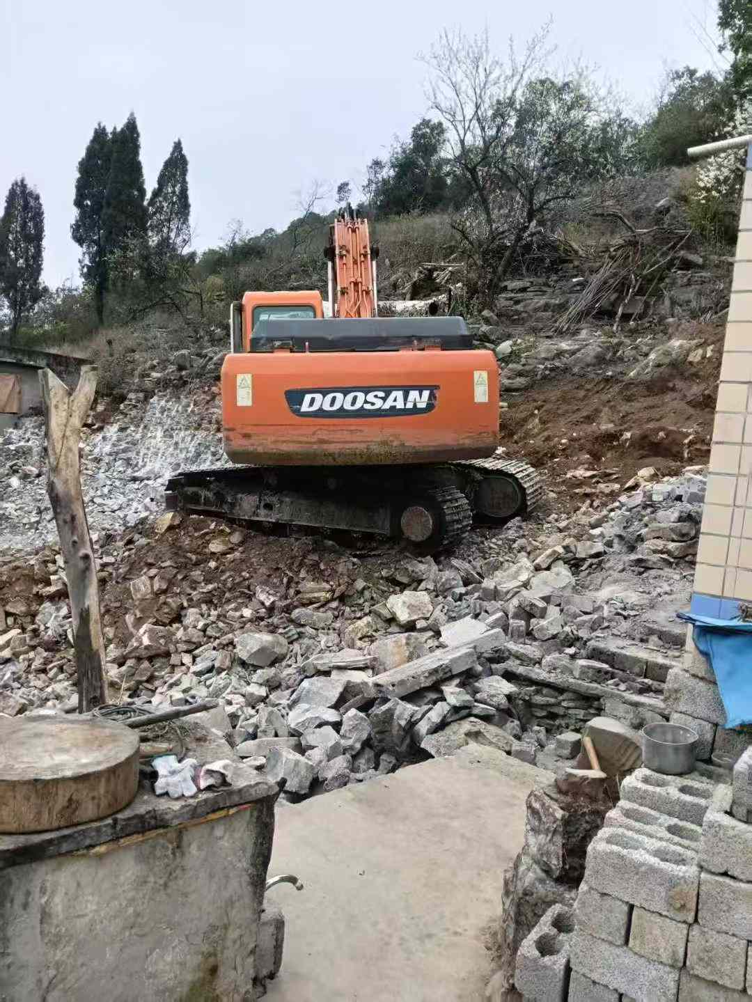 Buy Doosan DH215-7 Used Excavator / 2 Used Doosan DH215-7 Excavator 2014 Model / 2