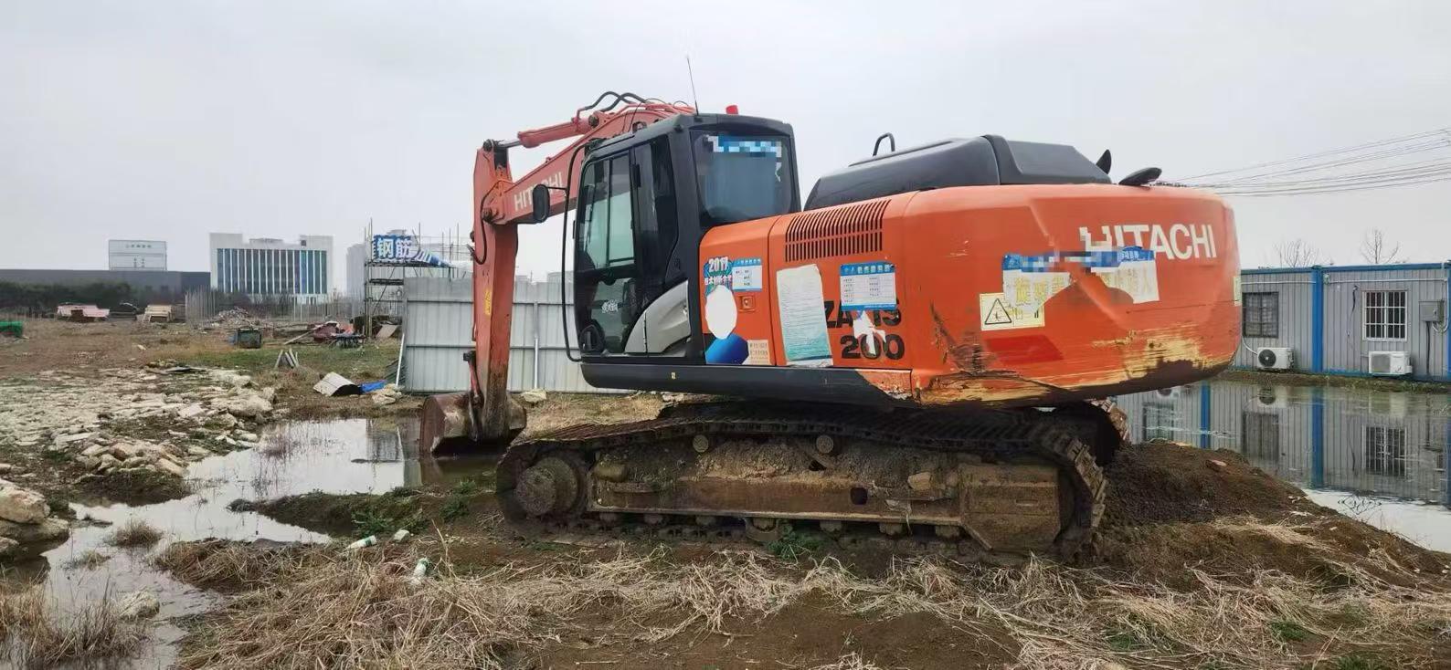 Used Hitachi ZH200-5A Excavator 2019 Model / 2