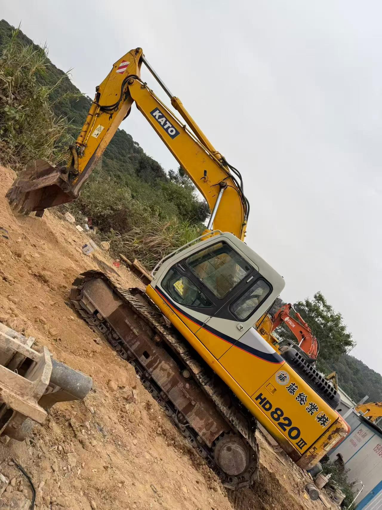 Buy Kato 820-3SP Used Excavator / 8 Used Kato 820-3SP Excavator 2016 Model / 8