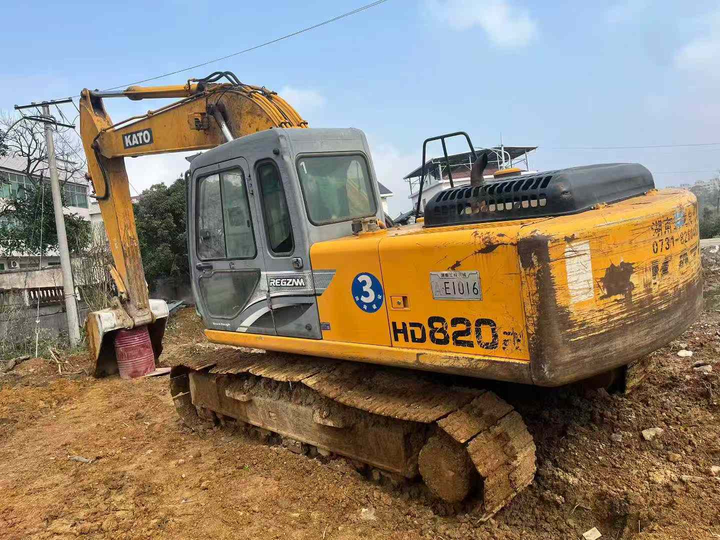 Buy Kato HD820R Used Excavator / 1