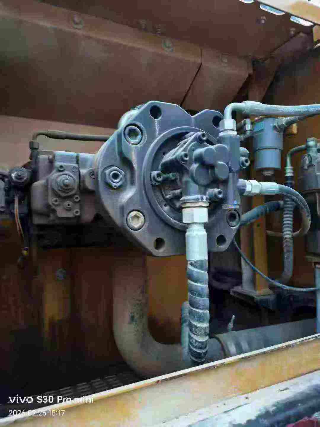 Used Sany SY285C Excavator 2018 Model / 4