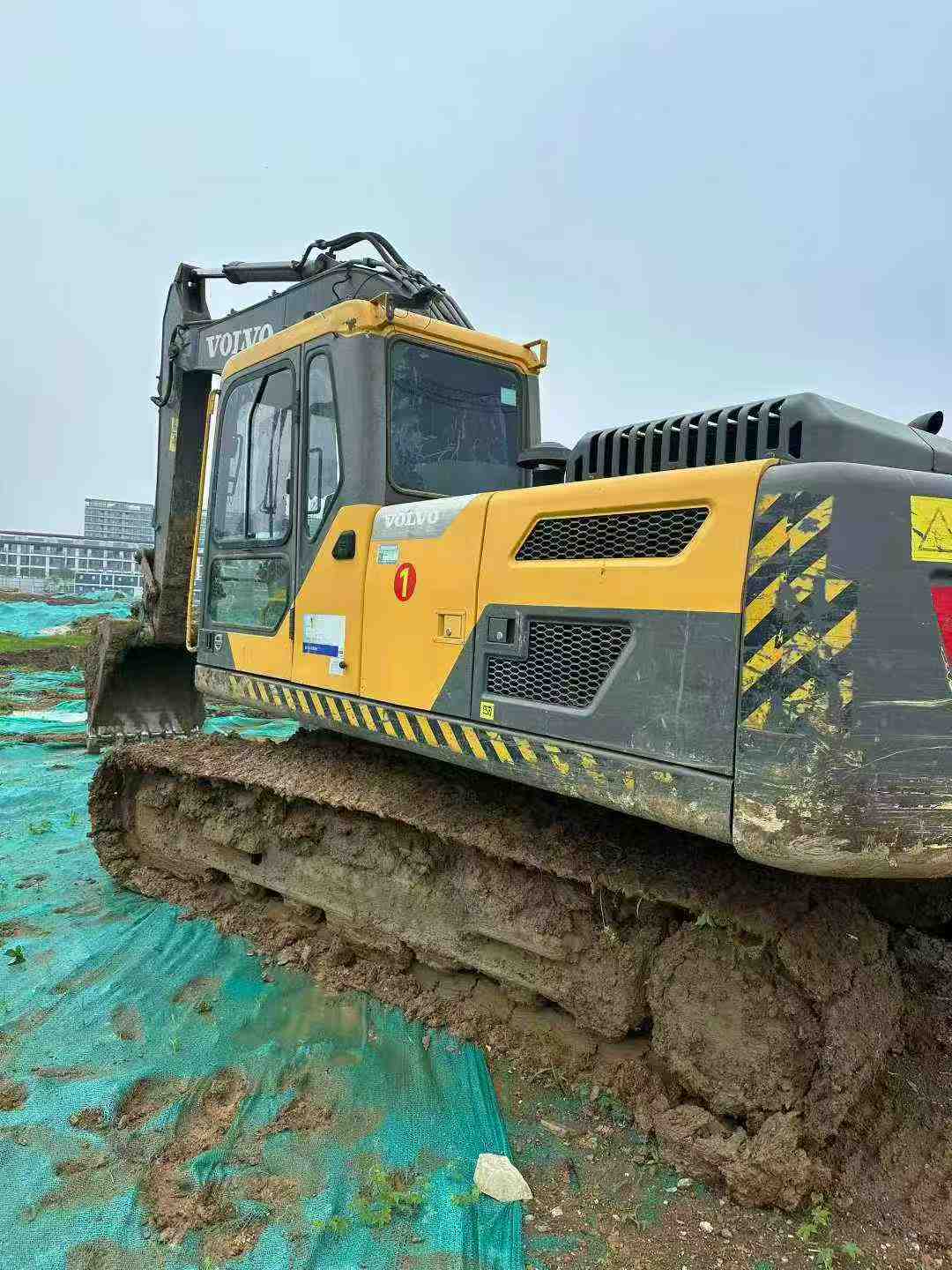 Buy Volvo EC200 Used Excavator / 1