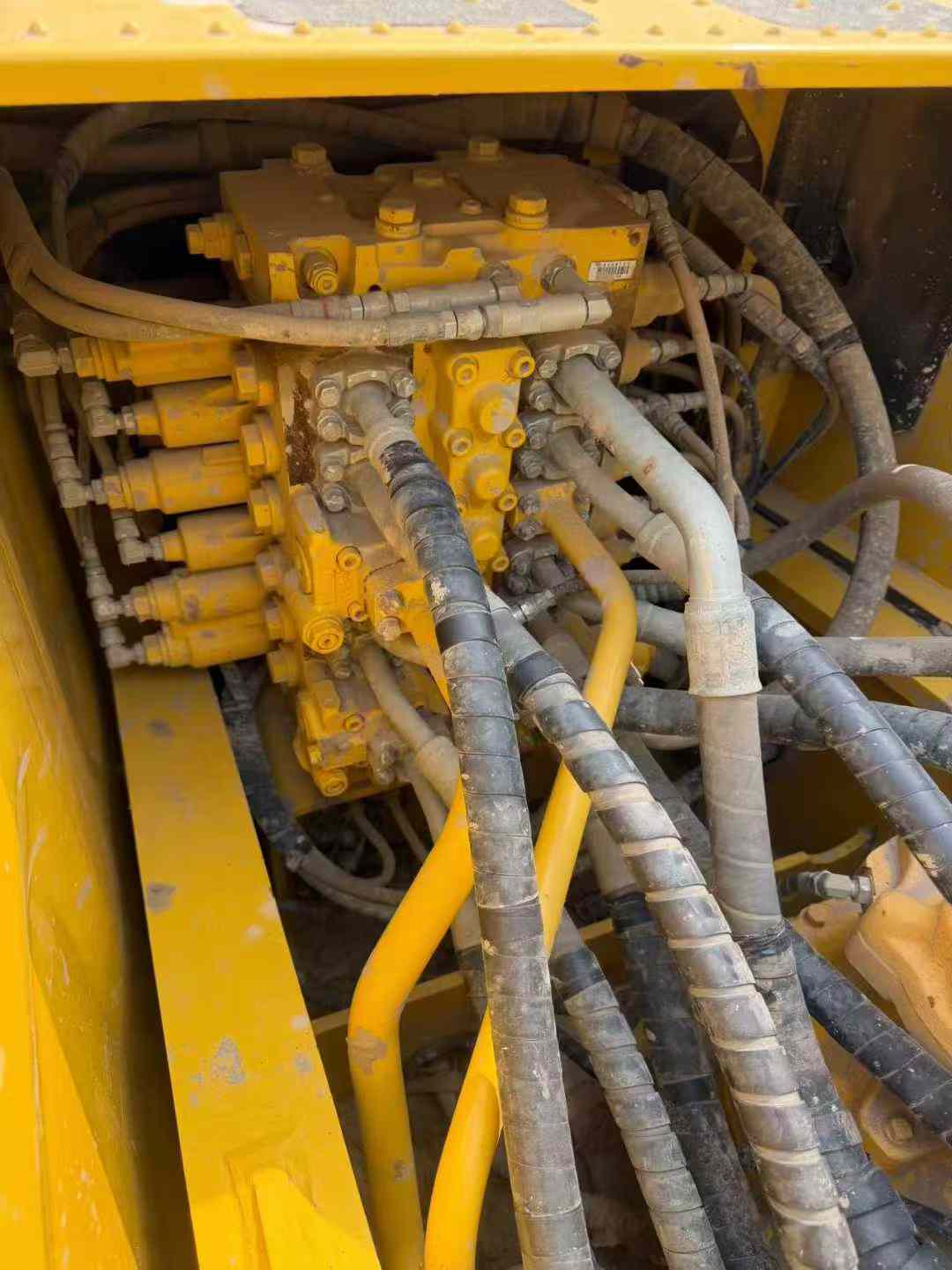 Used Komatsu PC200-8M0 Excavator 2021 Model / 6