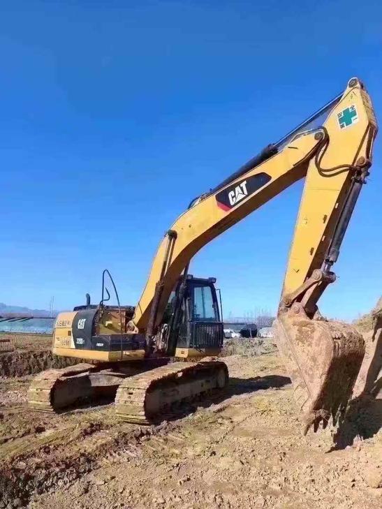 Buy Caterpillar 320A Used Excavator / 1