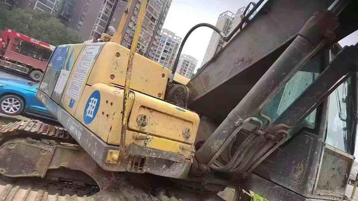 Buy Volvo L220E Used Excavator / 1